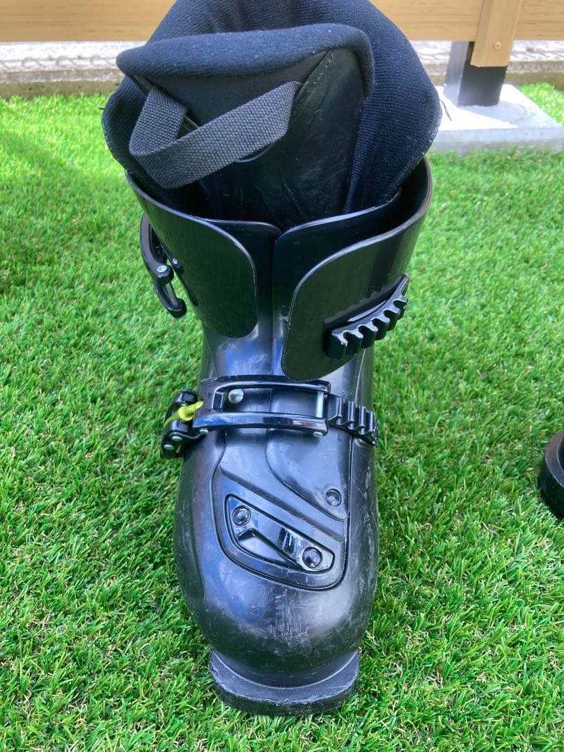 「値下げ」スキーセット（スキー、ブーツ、ポール）