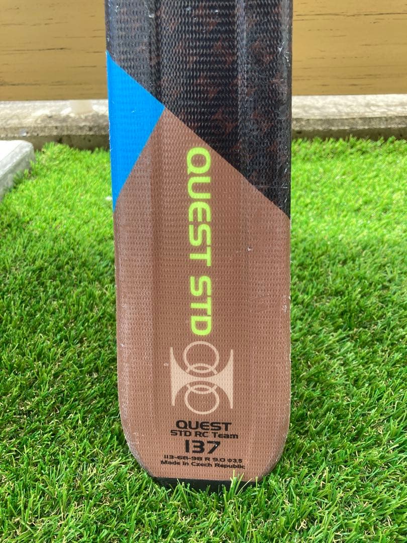 「値下げ」スキーセット（スキー、ブーツ、ポール）