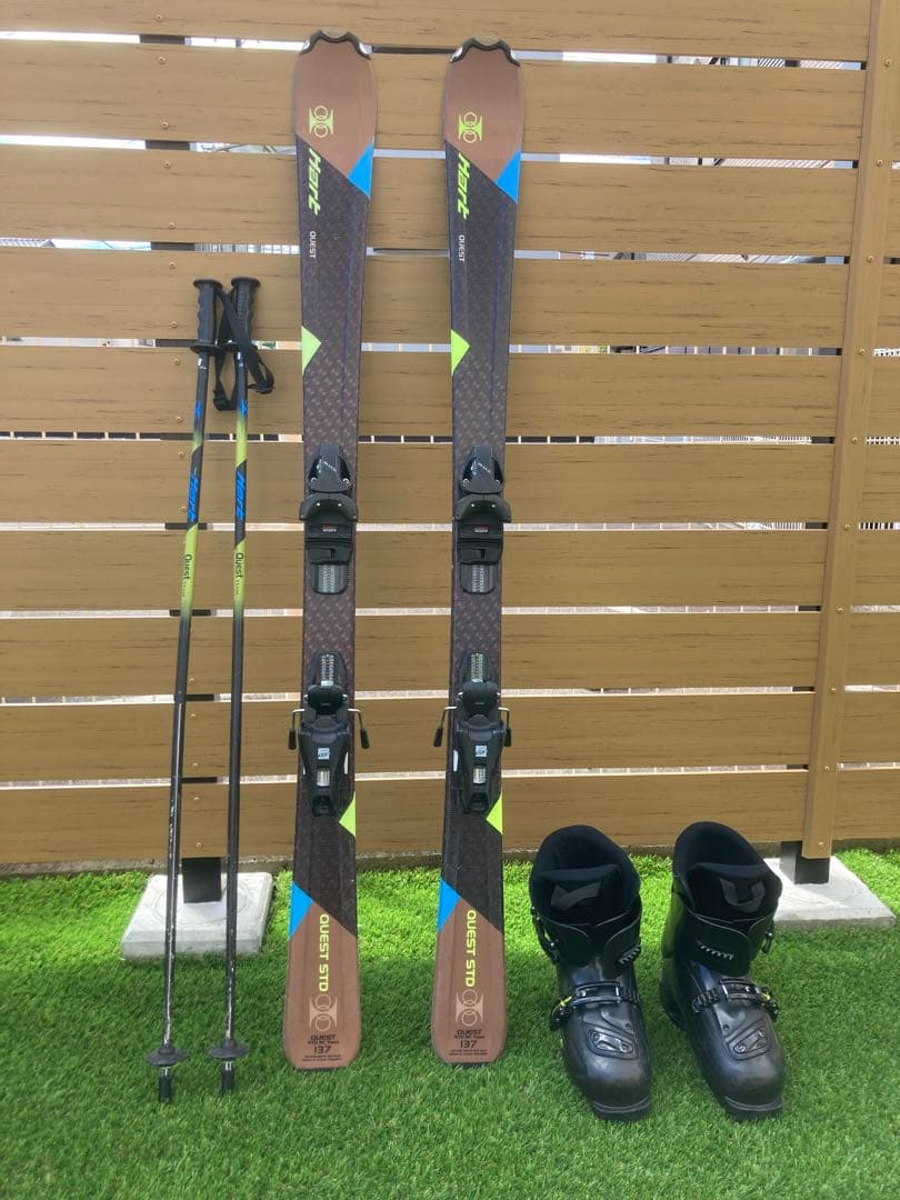 「値下げ」スキーセット（スキー、ブーツ、ポール）