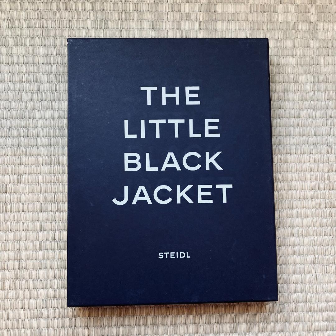 The Little Black Jacket　シャネル