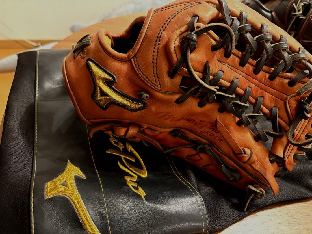 ひ*ー様 ミズノプロオーダー硬式外野手用グローブ 名前刺繍入り