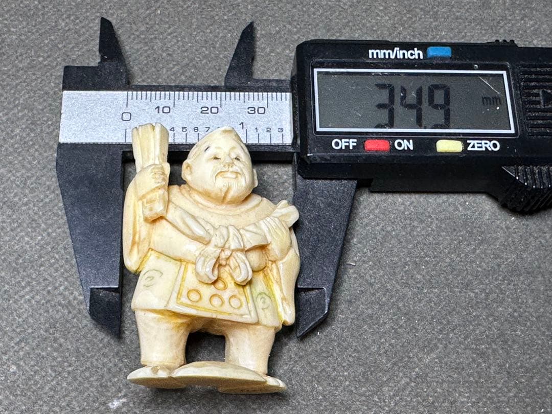 極上　根付　天然素材　アンティーク　和彫　置物　骨董　飾り物　古美術品　 置物