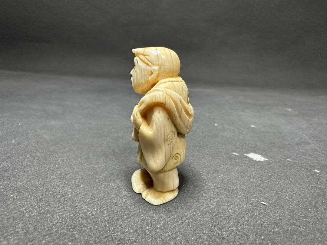 極上　根付　天然素材　アンティーク　和彫　置物　骨董　飾り物　古美術品　 置物
