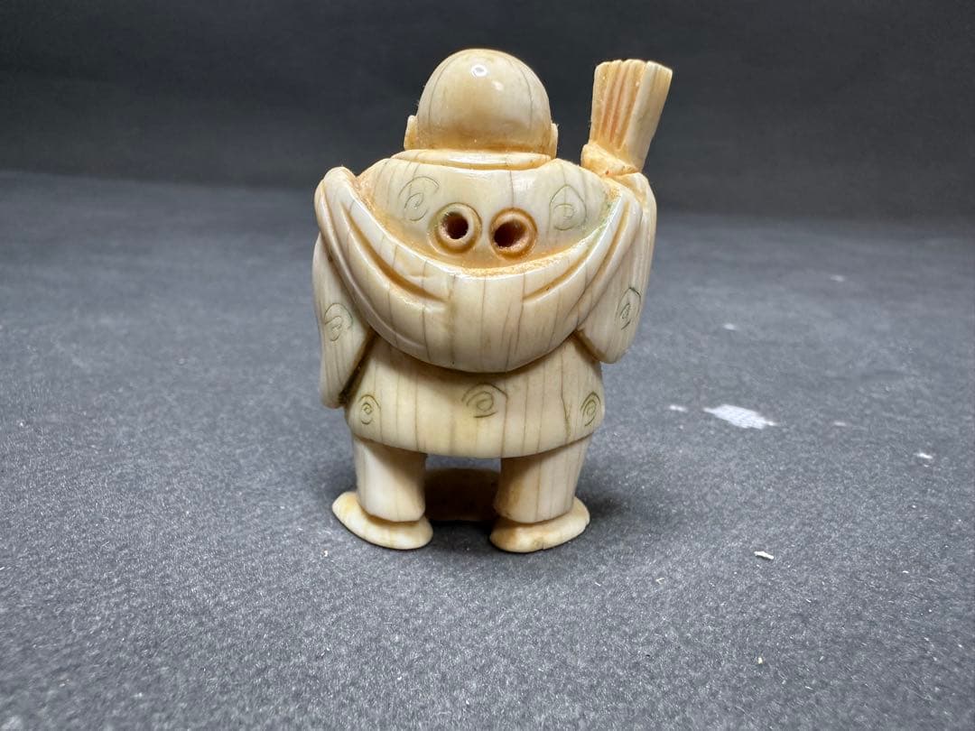 極上　根付　天然素材　アンティーク　和彫　置物　骨董　飾り物　古美術品　 置物