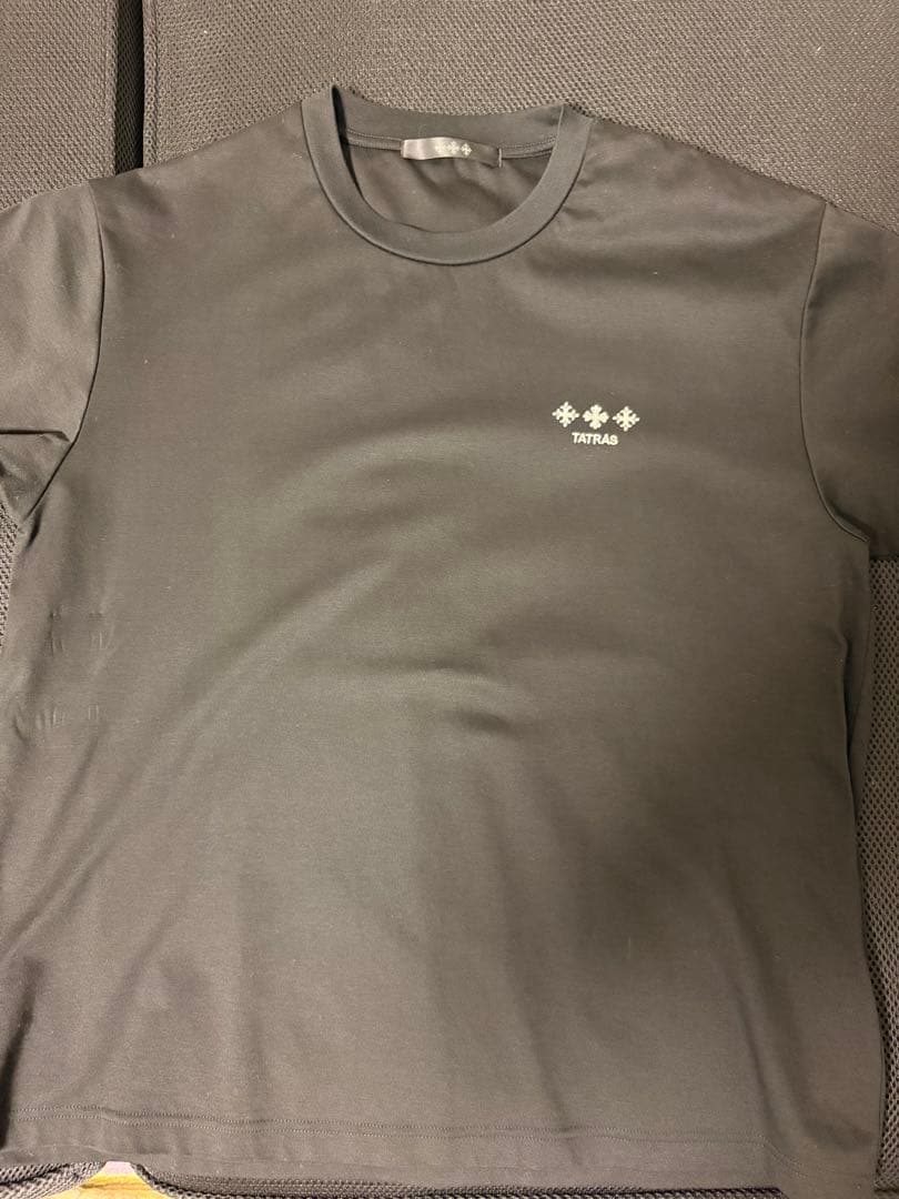 TATRASTシャツ