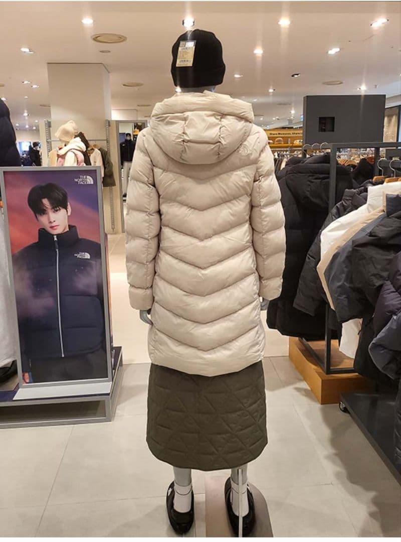 ノースフェイス　新品 THE NORTH FACE 日本未発売　ダウンコート　M