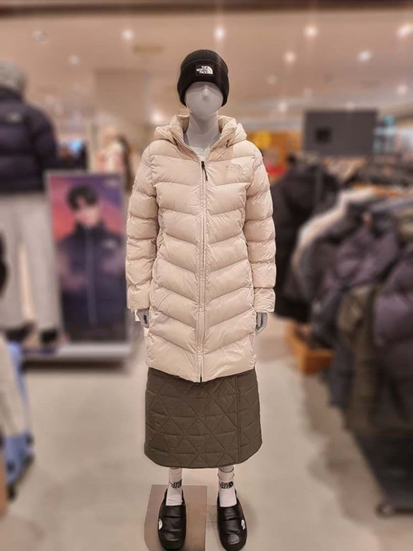 ノースフェイス　新品 THE NORTH FACE 日本未発売　ダウンコート　M