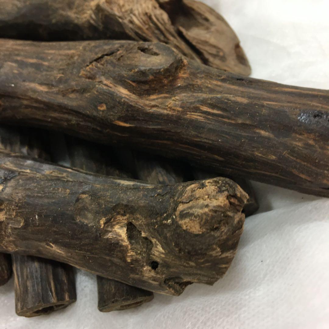 香料原木710g 【通称フィリピン黒沈香 寸聞多羅 沈香 伽羅 六国 香木】