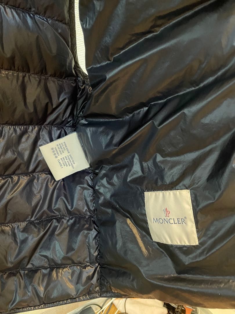 【最終値下げ:14日迄】MONCLER ダウンベスト