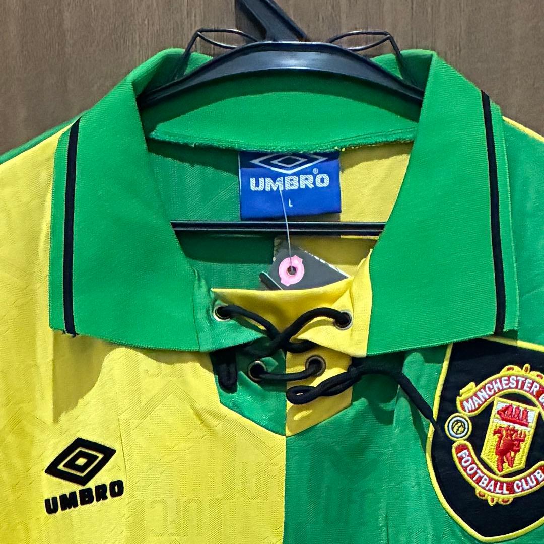 マンチェスター・ユナイテッド UMBRO製 SHARP 復刻ユニフォーム 緑黄