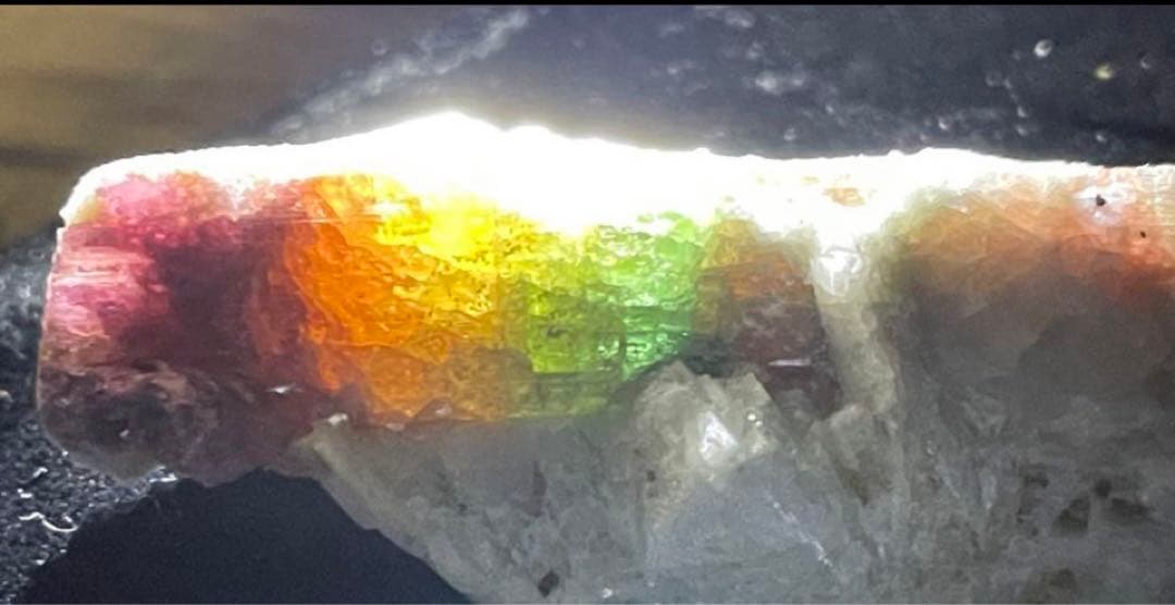 トルマリン原石マルチカラー大結晶レインボーカラー