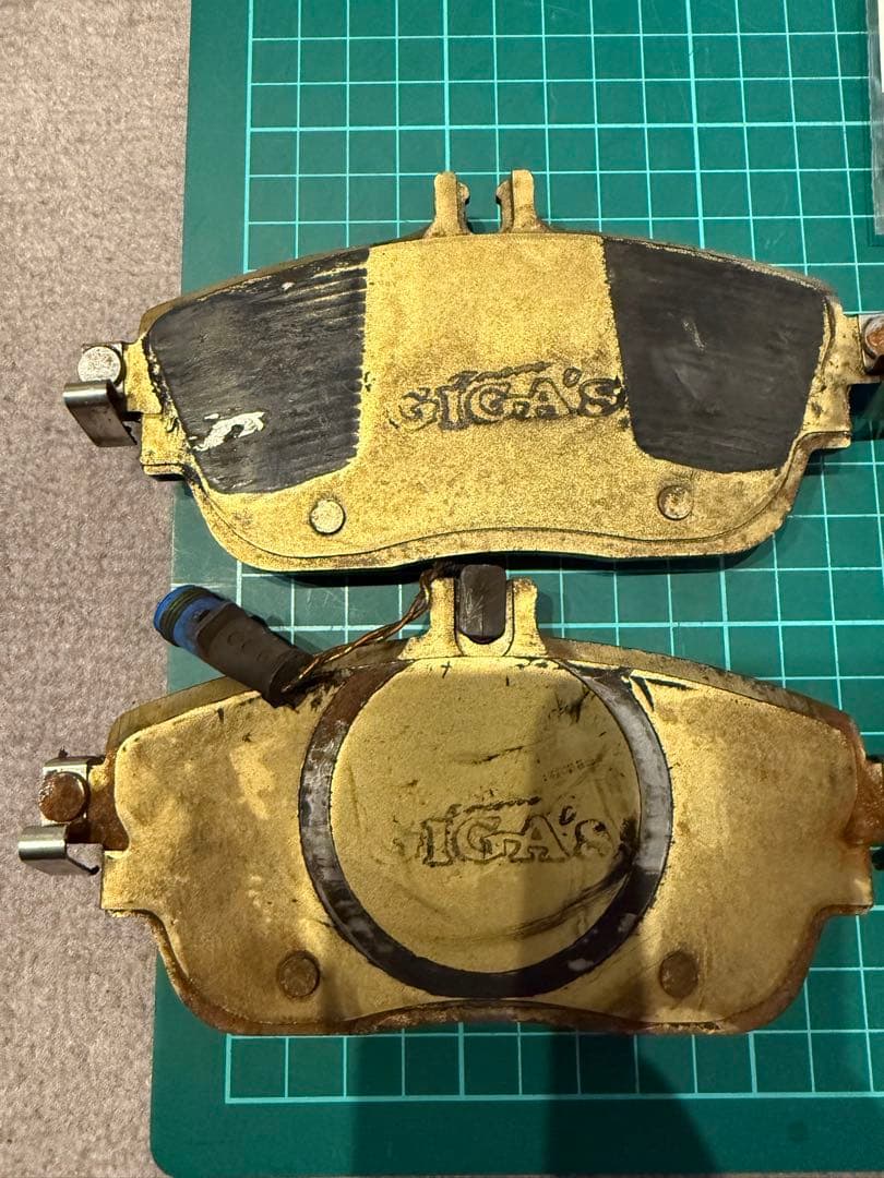 クランツジガ　超低ダスト　ブレーキパッド w176 w117 w246 x156