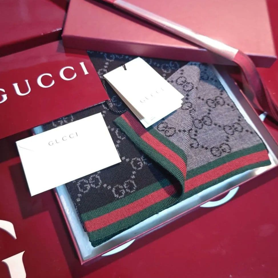 ❤極美品箱付き❤GUCCI マフラー ストール スカーフ❤黒グレー❤