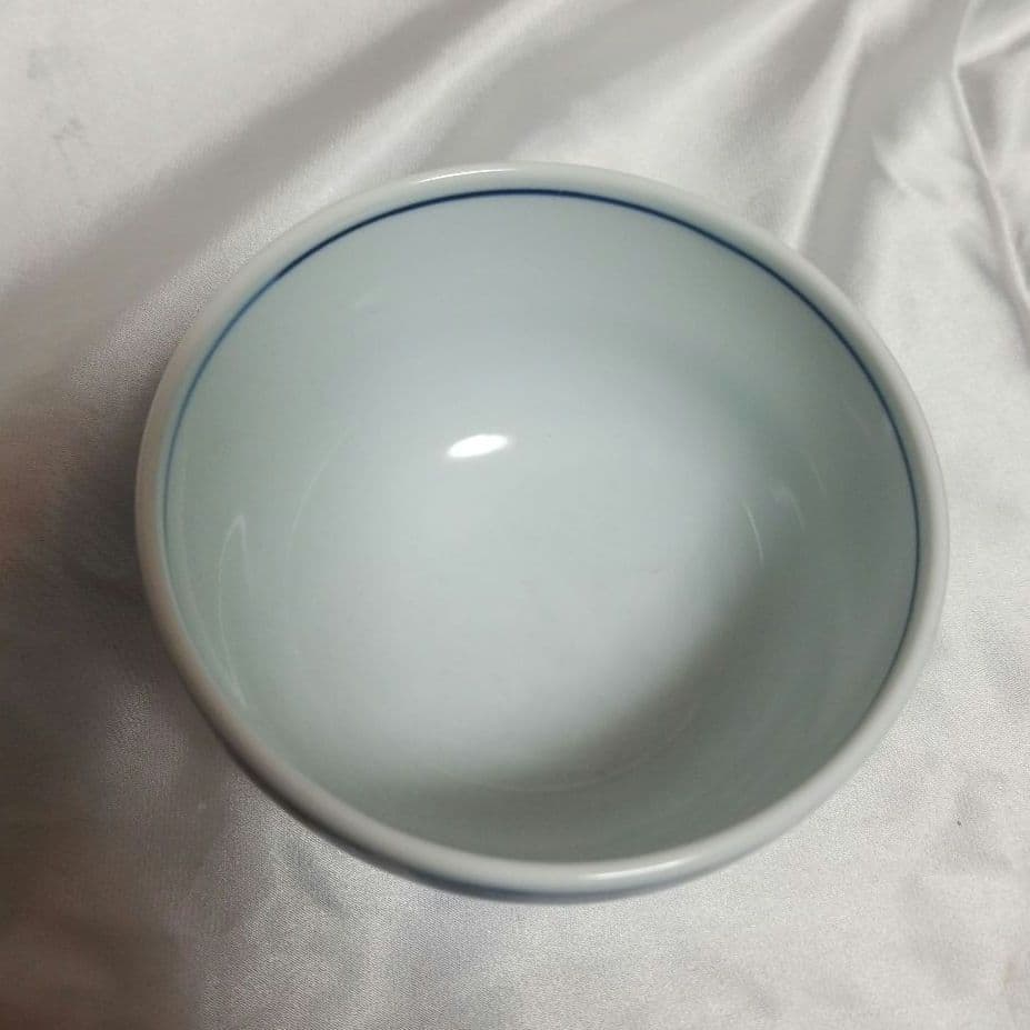 【新品】◆ 有田焼 ◆　源右衛門窯　 　　　古染風梅紋飯碗 　　赤絵梅紋飯碗