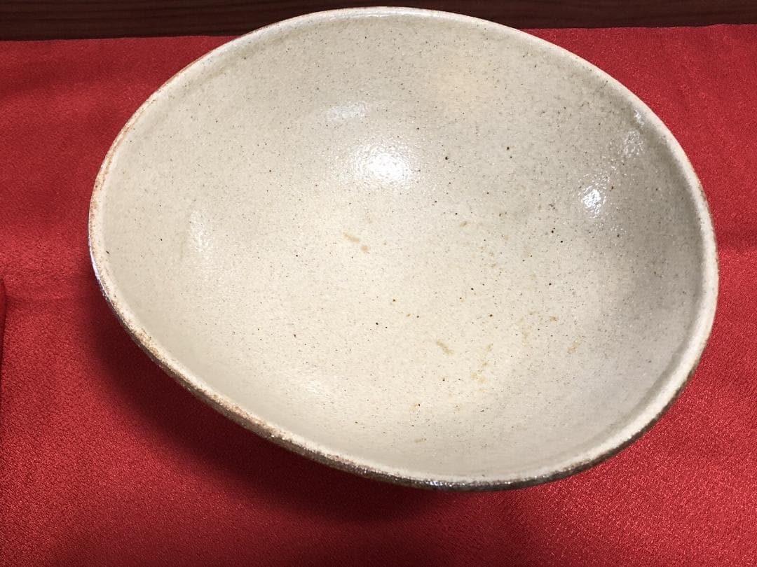 やちむん陶器ボウル 足付き　植物唐草モチーフ　沖縄　伝統工芸品　お皿食器　焼物