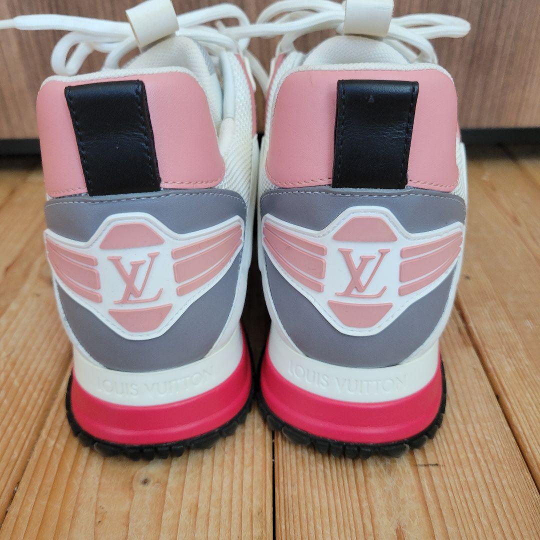 ルイヴィトン・ランアウェイ レザー エンボスLV スニーカー(34)