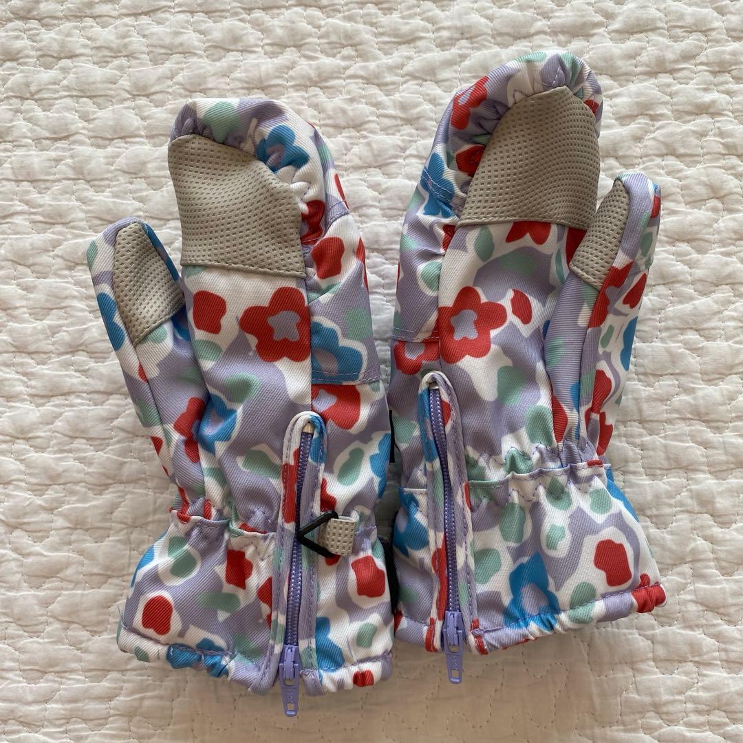 【新品未使用】yukユック❄︎子ども用スキーウェア・スノーウェア　花柄 紫　手袋