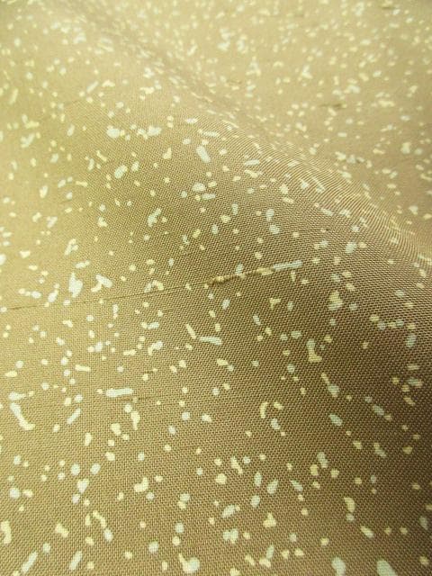 未着用に近い！牛首紬＊たたき染め＊桑染色＊紬＊高級＊着物＊１６３ｃｍ＊裄６５