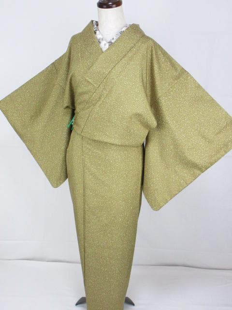 未着用に近い！牛首紬＊たたき染め＊桑染色＊紬＊高級＊着物＊１６３ｃｍ＊裄６５