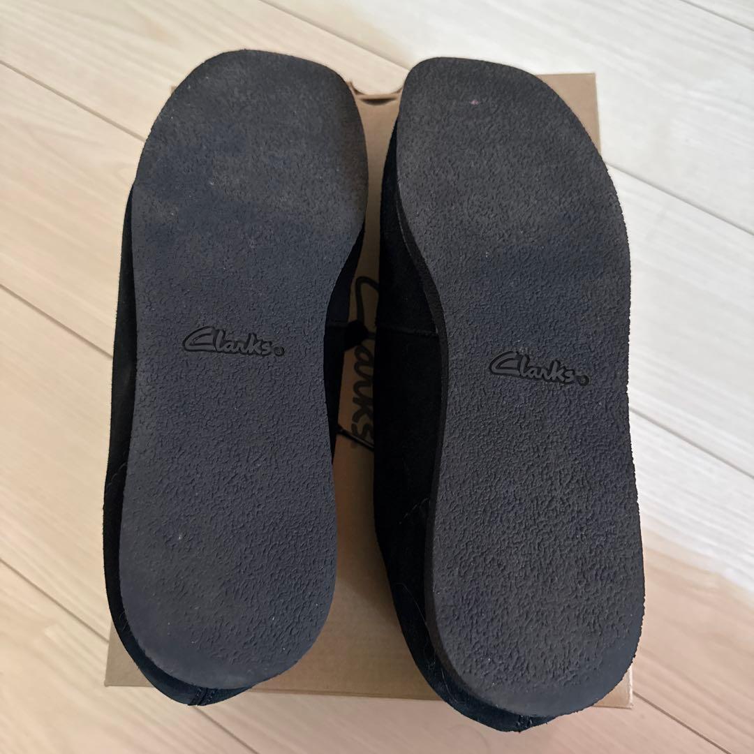 Clarks ブラック スエード モカシン