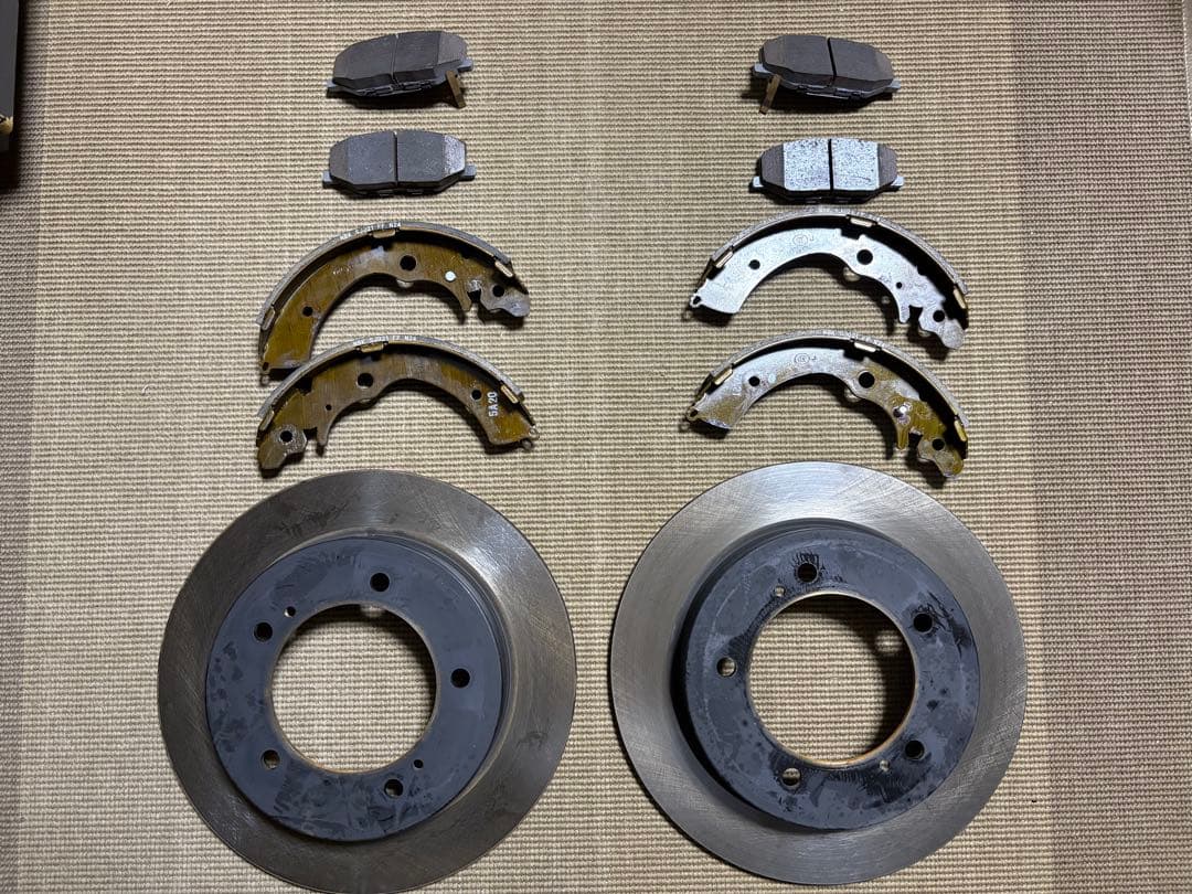 ジムニーJB64 新車外し純正ブレーキパッド、ローター、リアブレーキシューセット