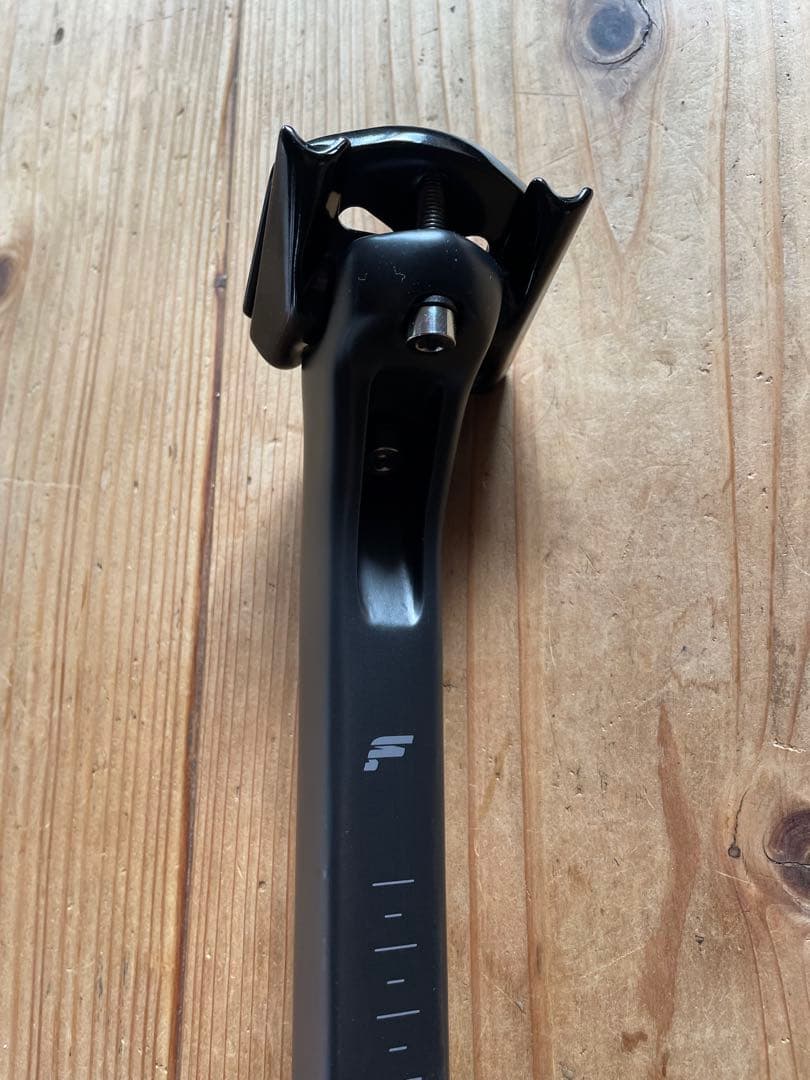 focus izalco max 9 カーボン　シートポスト　フォーカス　純正