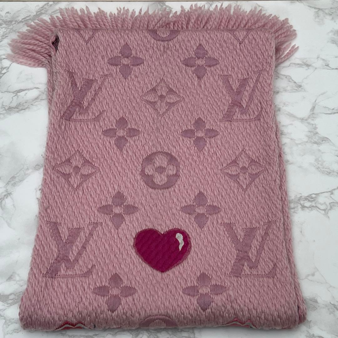 ルイヴィトン エシャルプ・ロゴマニア アラフォリ マフラー バレンタイン限定