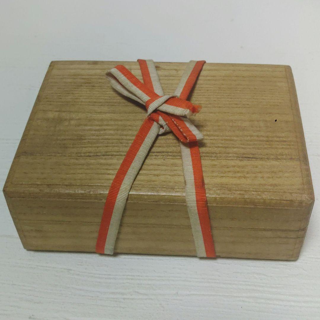 小箱　煙草入　義正刀　生駒製　銀製　小物入れ　金工　片切り彫り　ニワトリ　ア12