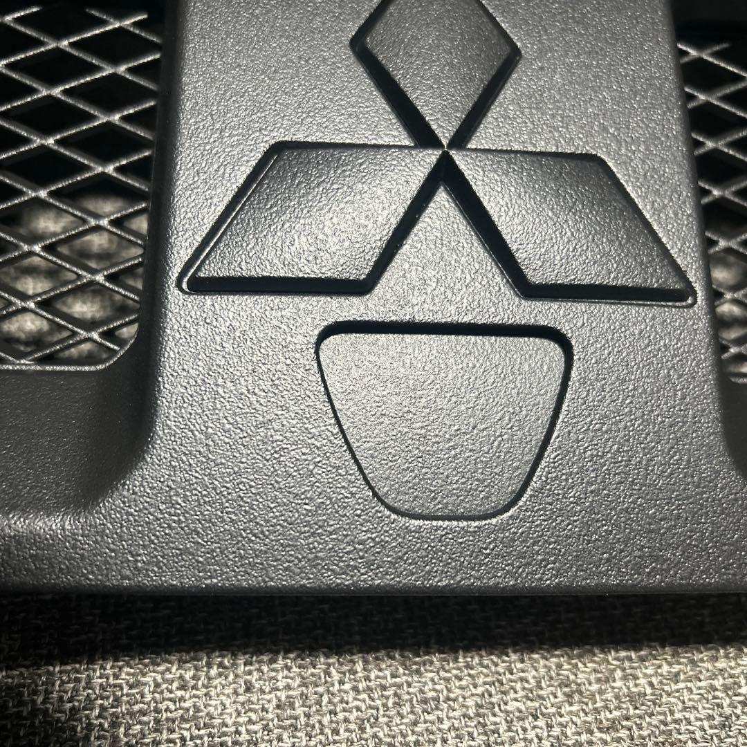 ③デリカＤ５‼️フロントグリル　送料込み‼️ラバーチッピング塗装