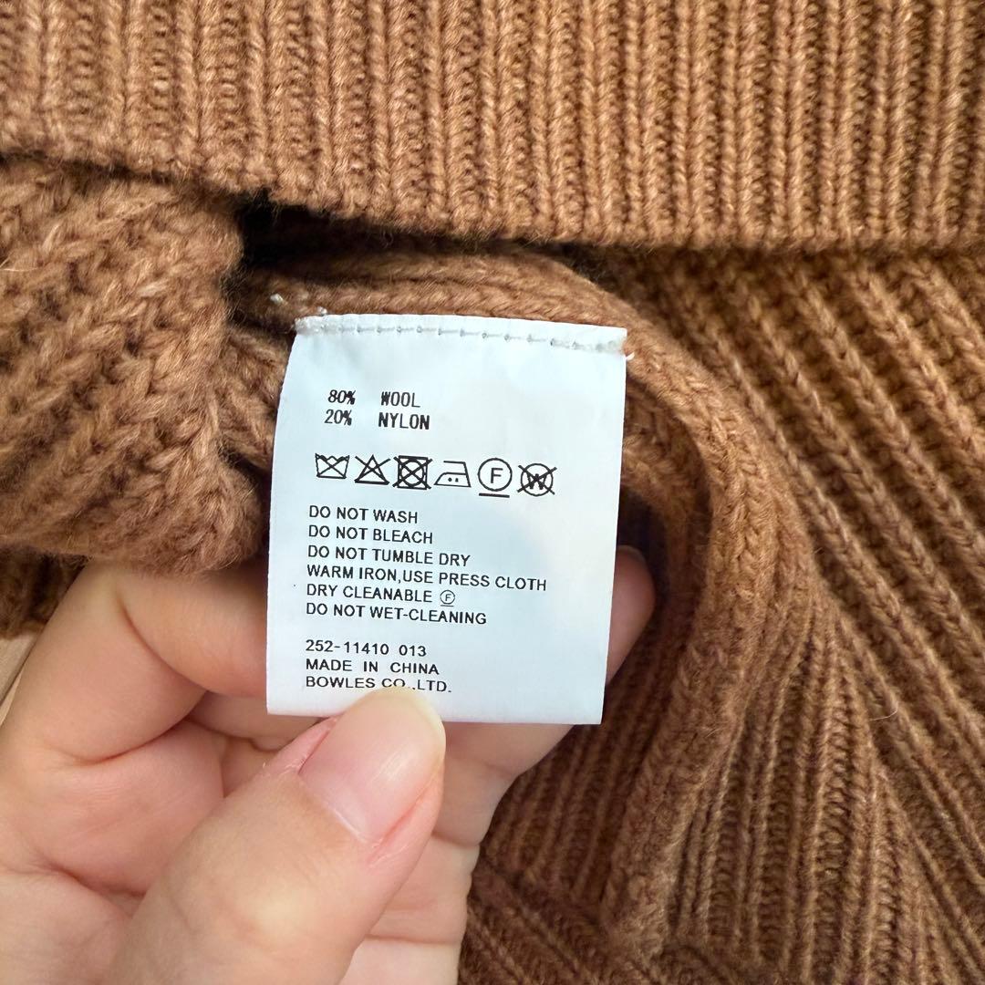 リブ編みハイネックジッパーニットベスト ブラウン