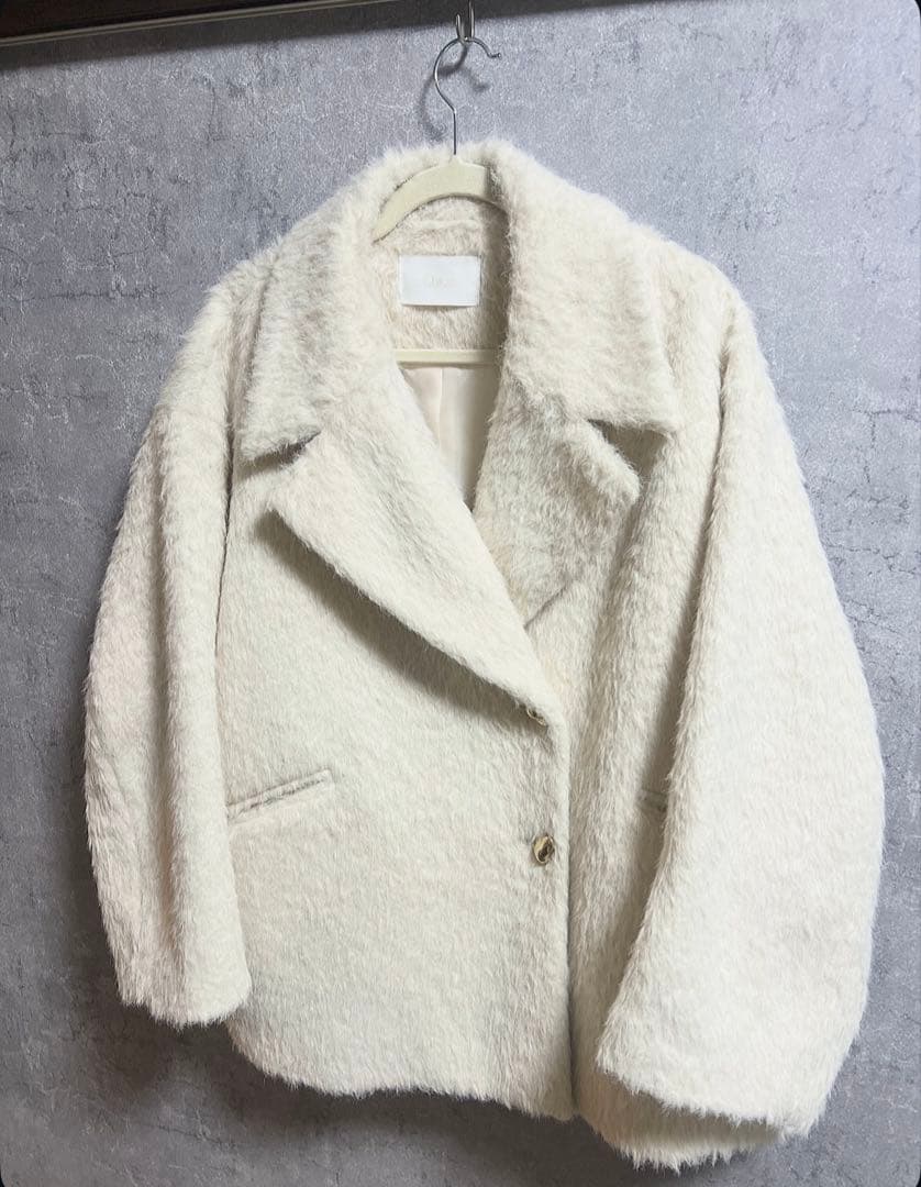 【土日価格　新品・未使用】Chico 金ボタンシャギーミディジャケットコート