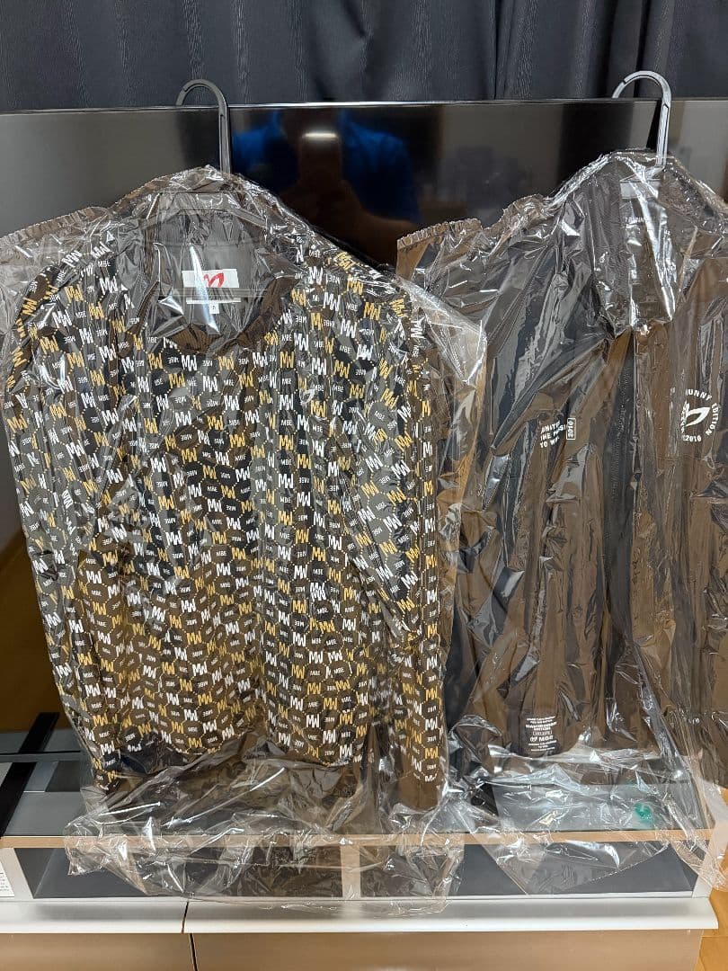 マスターバニーエディション　メンズウェア　モノグラム柄　スニード