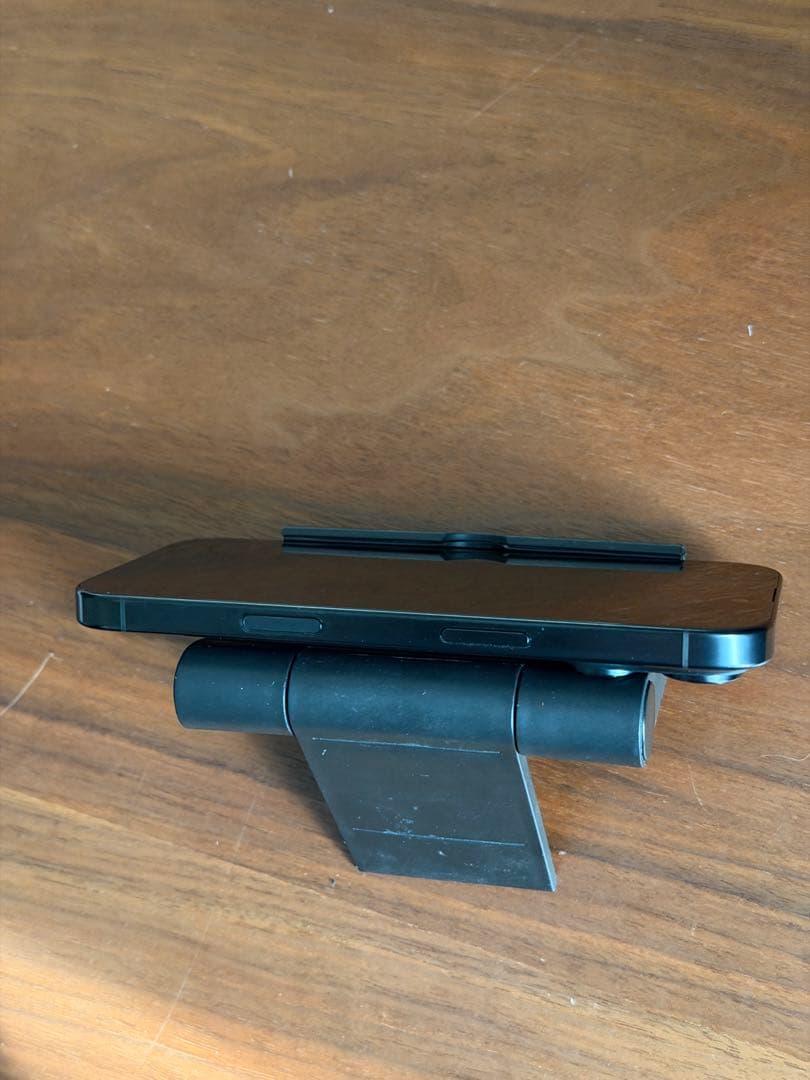 Apple iPhone 16 Pro ブラックチタニウム　本体　256GB