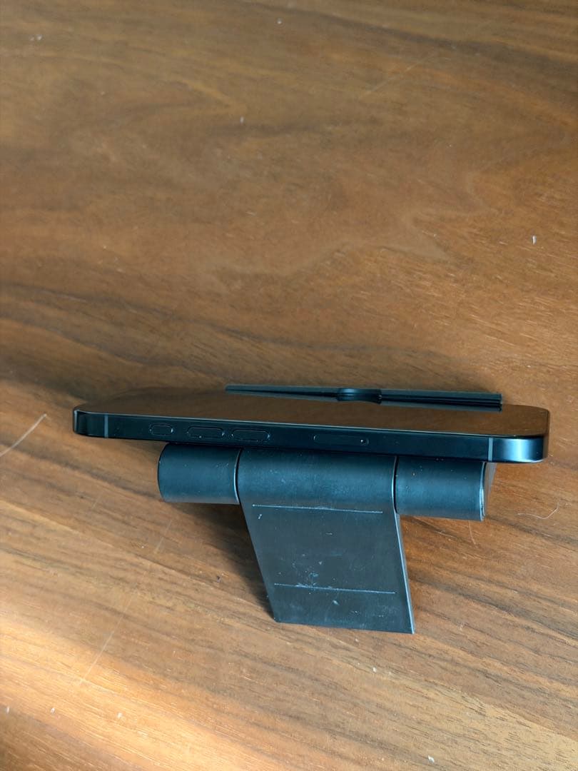 Apple iPhone 16 Pro ブラックチタニウム　本体　256GB