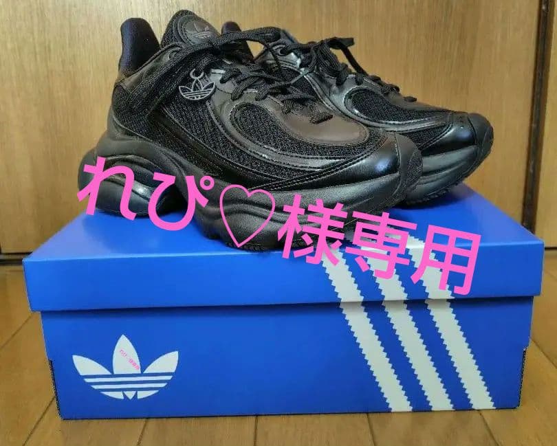 ★れぴ♡★adidas オズヴィーナス☆OZVENUZ☆23.5☆