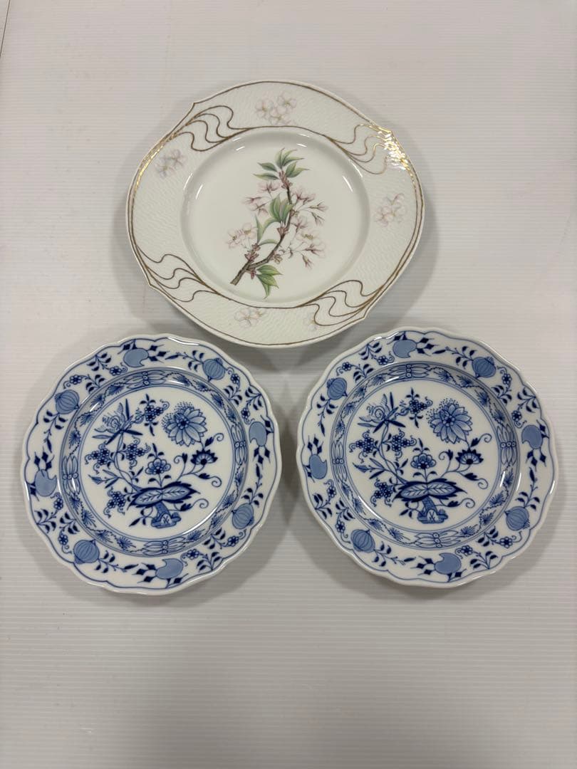マイセン　花柄と青い装飾の皿 3枚セット