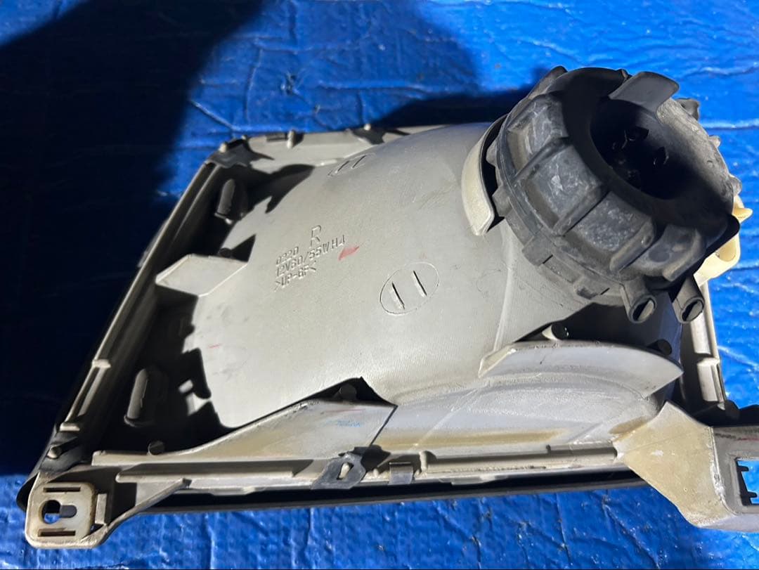 マツダ　ボンゴ　SK82V ヘッドライト左右セット