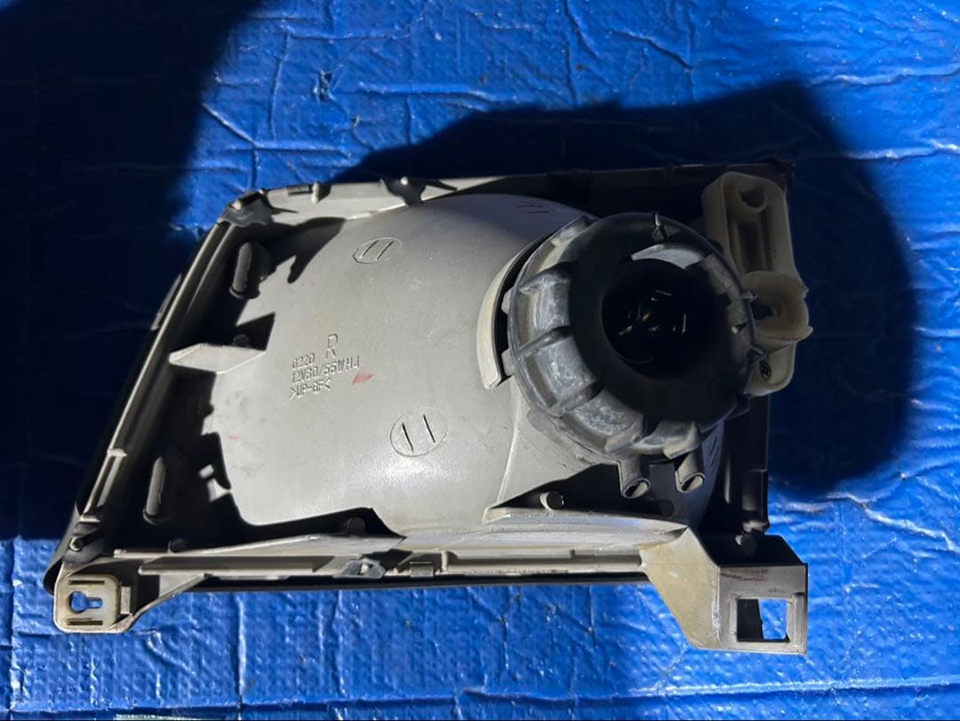 マツダ　ボンゴ　SK82V ヘッドライト左右セット