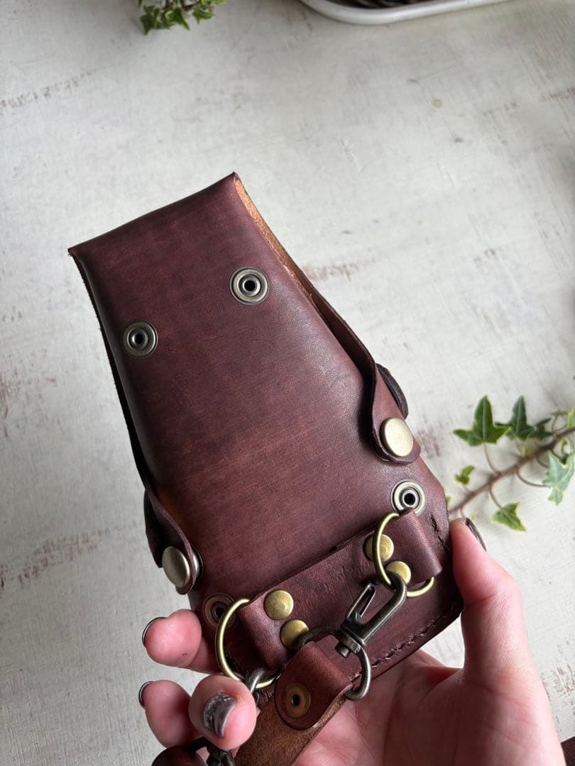 手染めレッドブラウン、ハラコジラフのシザーケース