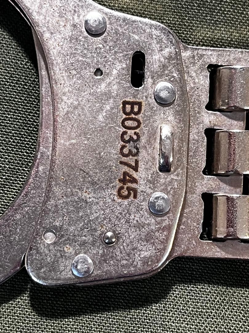 土日限定特価★米国製手錠 Smith & Wesson M300ー1