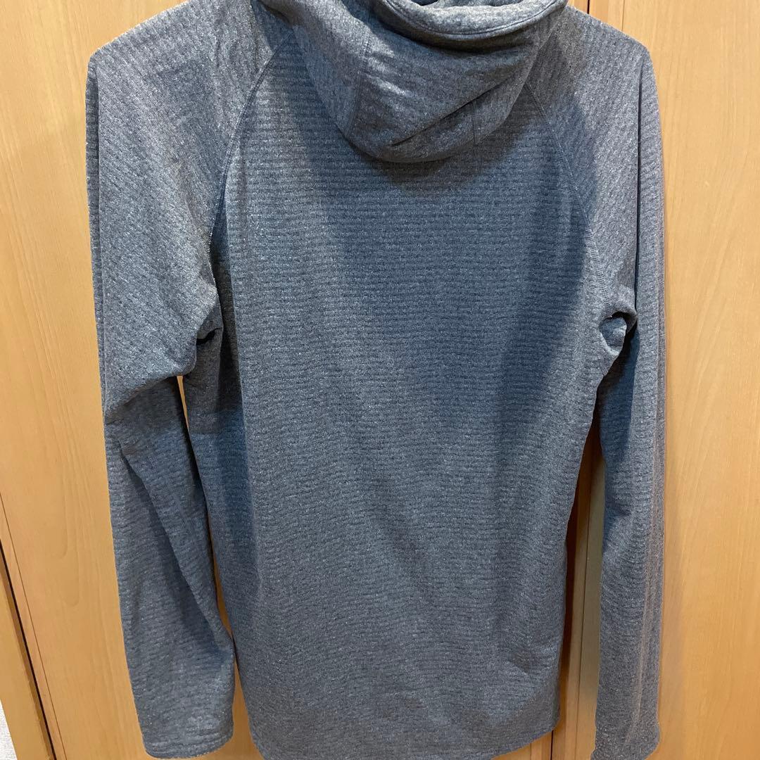 Answer4. パワーグリッドフルジップフーディー