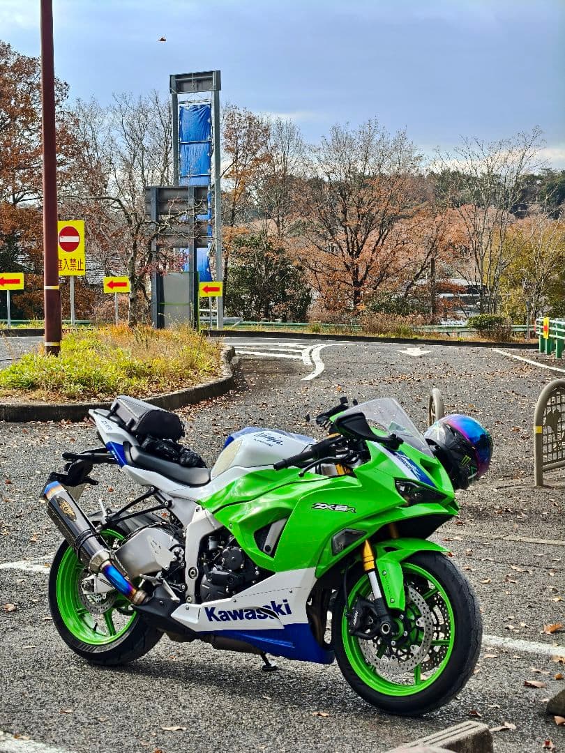 BEET ZX-6R スリップオンマフラー（メタルブラック）2024年式に使用