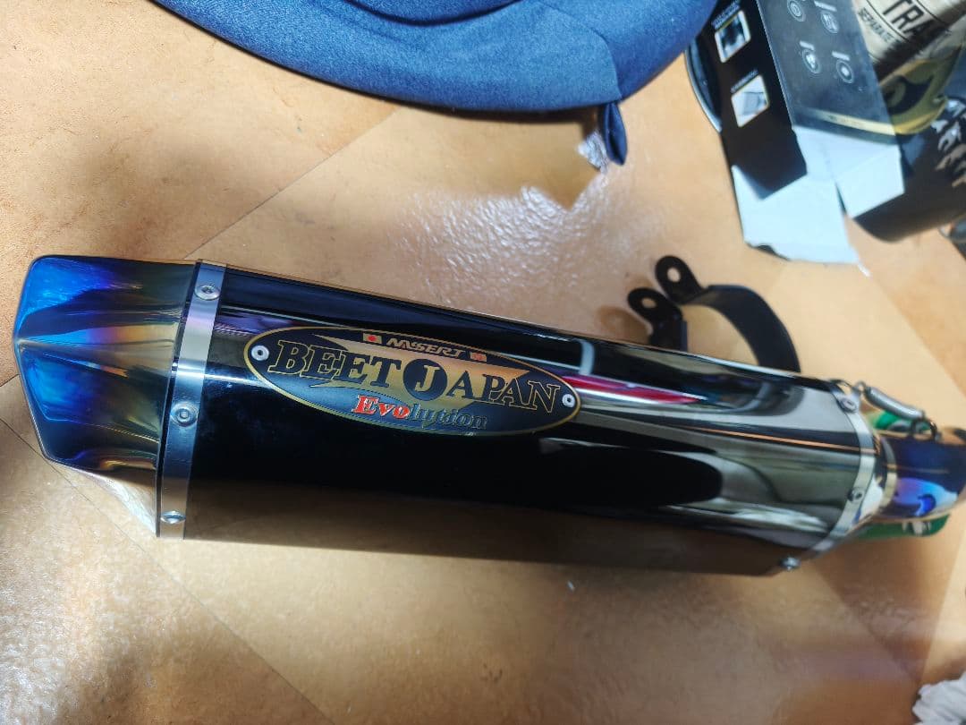 BEET ZX-6R スリップオンマフラー（メタルブラック）2024年式に使用