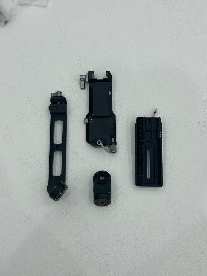 DJI RS2 Pro コンボ 片手持ち3軸ジンバル 箱あり