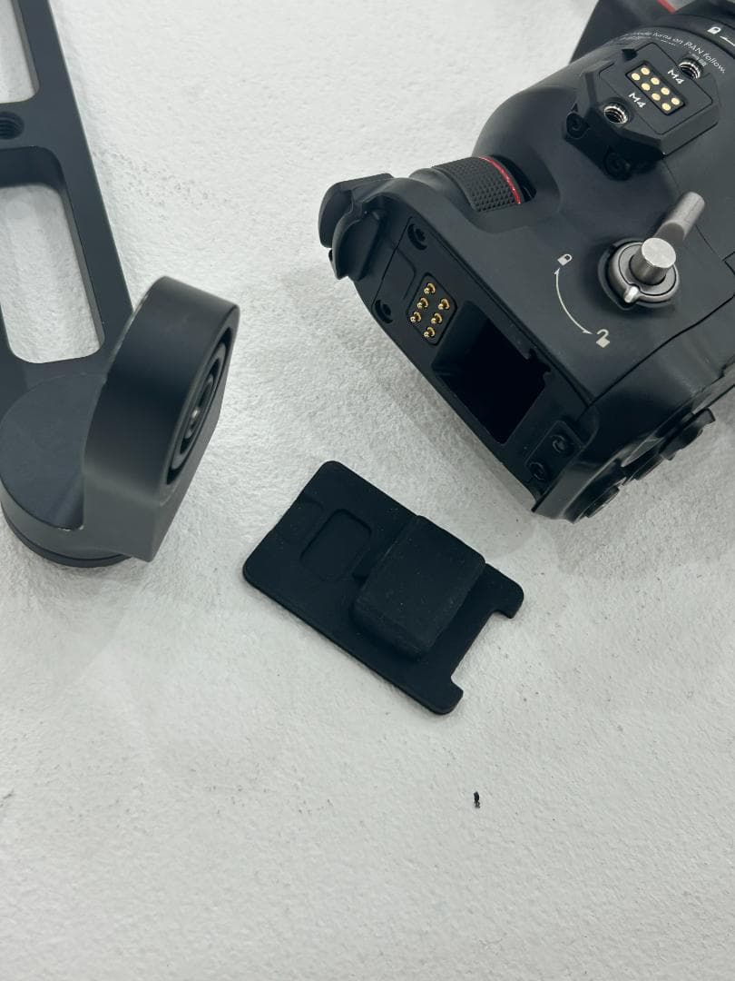 DJI RS2 Pro コンボ 片手持ち3軸ジンバル 箱あり