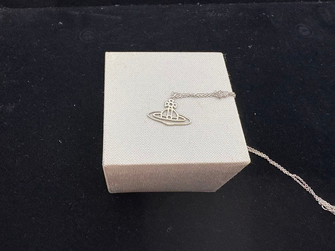 ヴィヴィアンウエストウッド　フラットオーブネックレス　シルバー