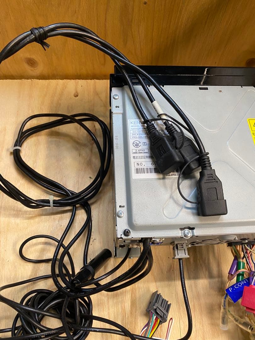 （送料込み）ケンウッド　彩速ナビ　MDV-Z904