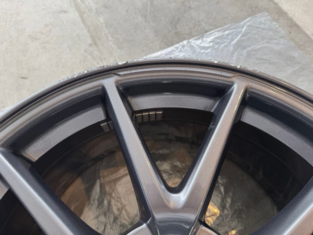 ゆ*う様 【純正】テスラ モデル3 18インチ 8.5J +40 5000km走