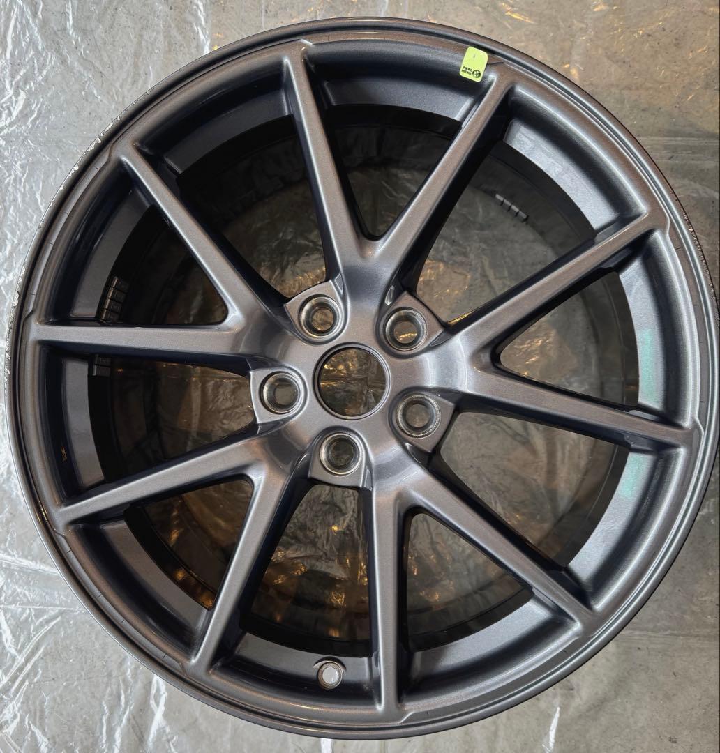 ゆ*う様 【純正】テスラ モデル3 18インチ 8.5J +40 5000km走