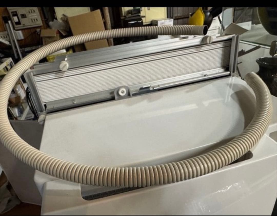 ナ*ク様 2023年製　窓用　コロナルームエアコン CWH-A1823R